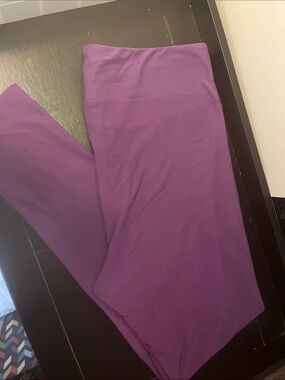 EUC TC LuLaRoe Solid Purple Leggings